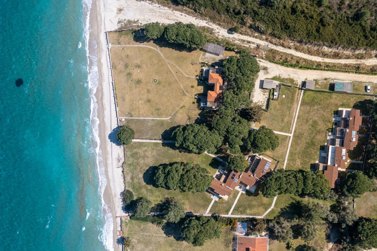 #Flh - Amalthia & Αthena Beachfront Houses In Pefkohori 외부 사진